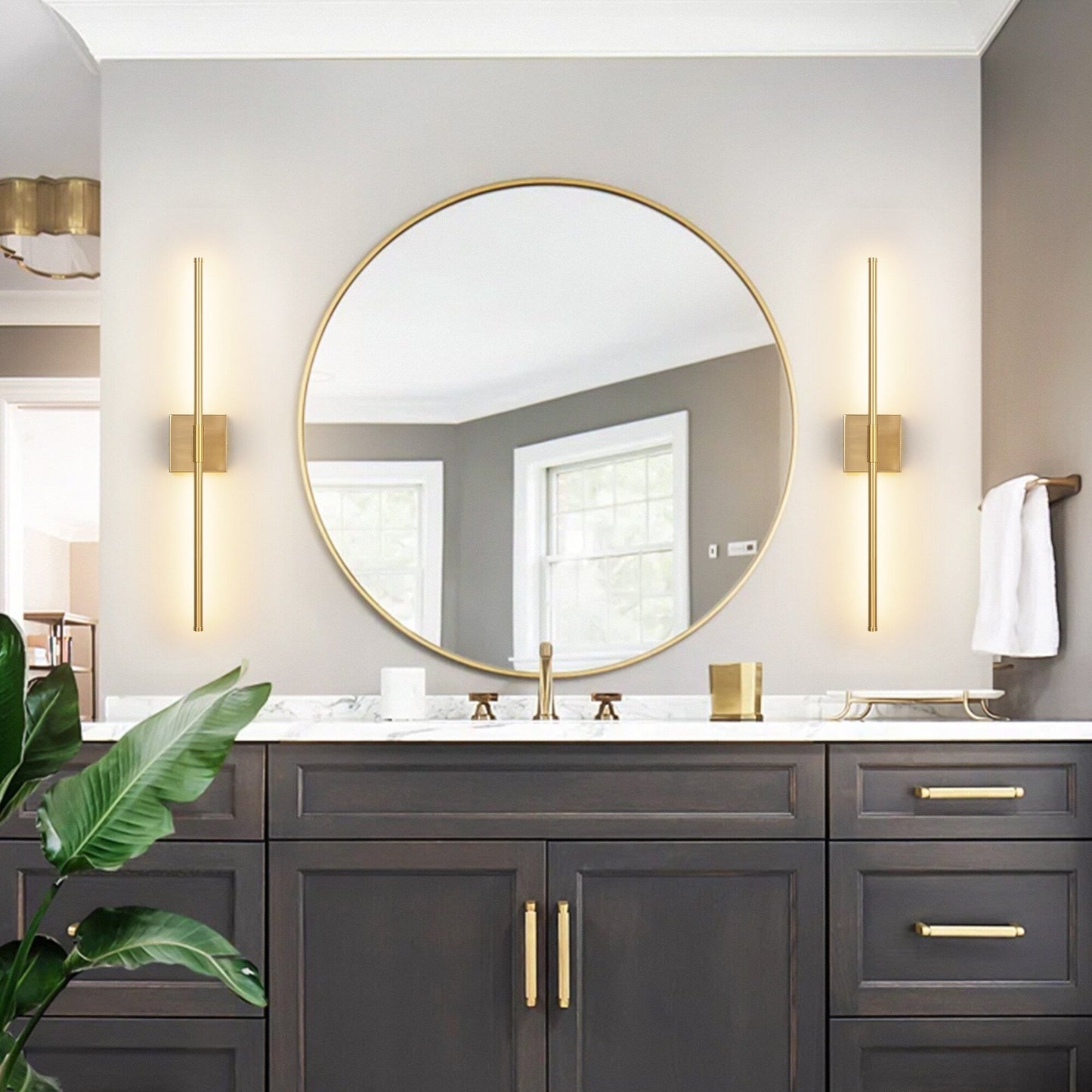 1-flammige, moderne, lange, lineare Wandleuchte in Schwarz/Gold/Nickel, dimmbare LED-Badezimmer-Waschtischleuchte