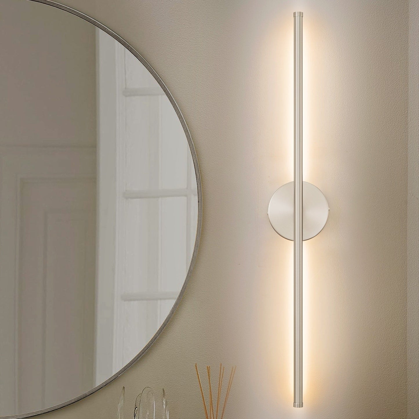 1-flammige, moderne, lange, lineare Wandleuchte in Schwarz/Gold/Nickel, dimmbare LED-Badezimmer-Waschtischleuchte