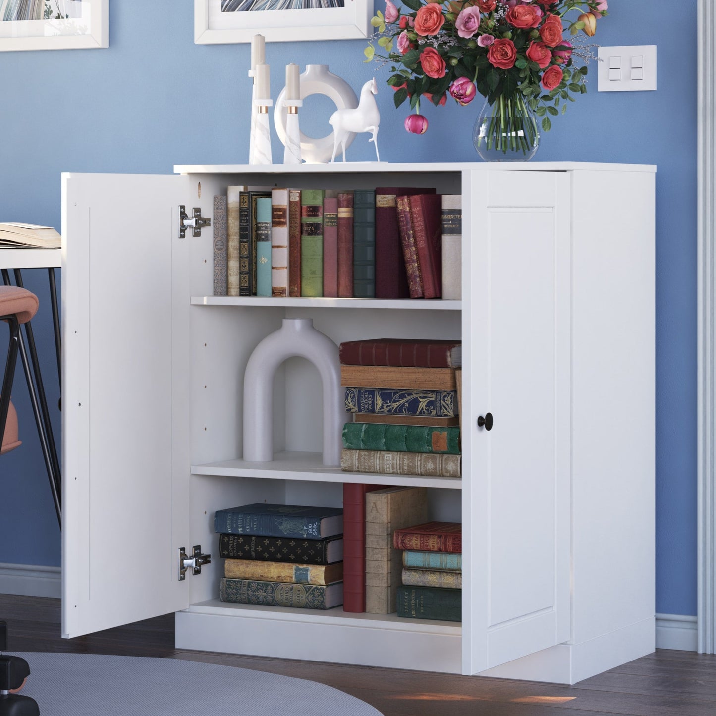 Bücherregal mit 3 Regalböden aus 100 % Massivholz und optionalen Türen von Palace Imports