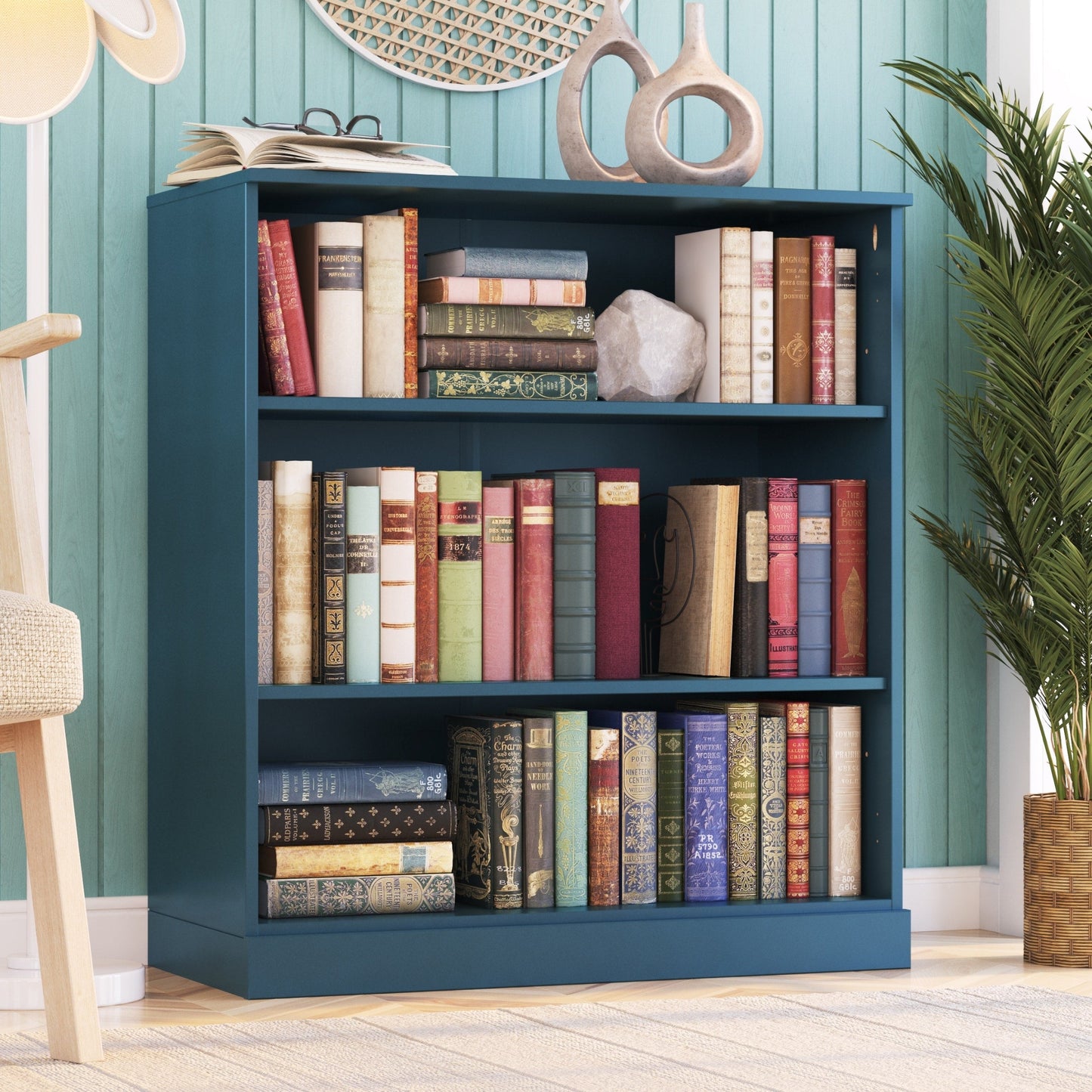 Bücherregal mit 3 Regalböden aus 100 % Massivholz und optionalen Türen von Palace Imports