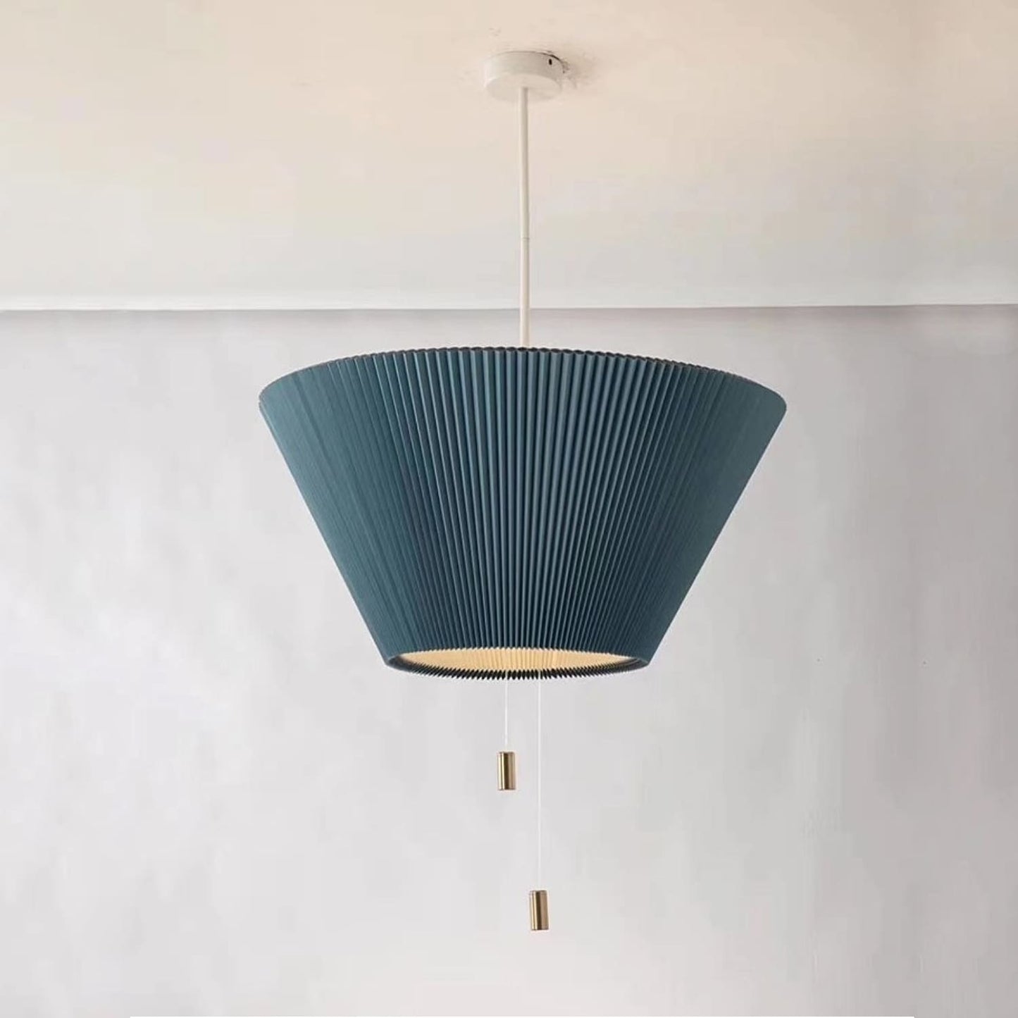 16-23 Postmoderne LED-Pendelleuchte mit verstellbarem Schirm