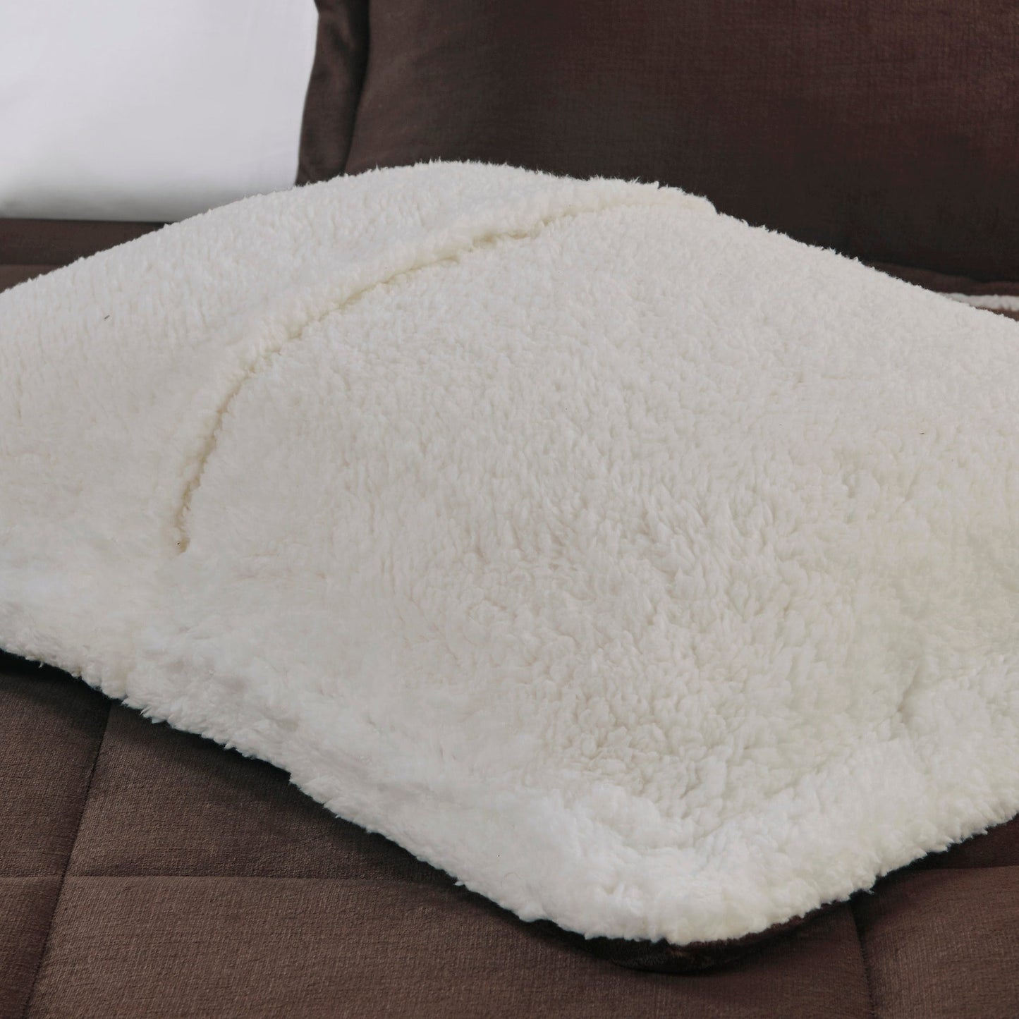 Woolrich Alton Bettdecken-Set, Alternative zu Plüsch und Sherpa-Daunen