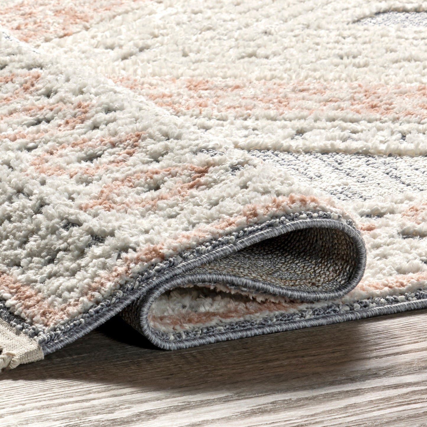 Nuloom-Akazien-Teppich mit Rautenquasten