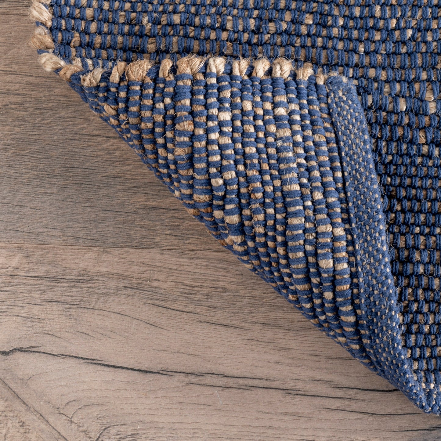 Nuloom Jacky Klassischer Teppich aus Jutemischung