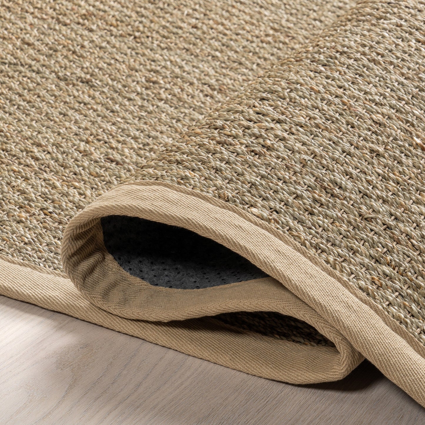 Nuloom Kiana Casual Teppich mit Seegrasrand
