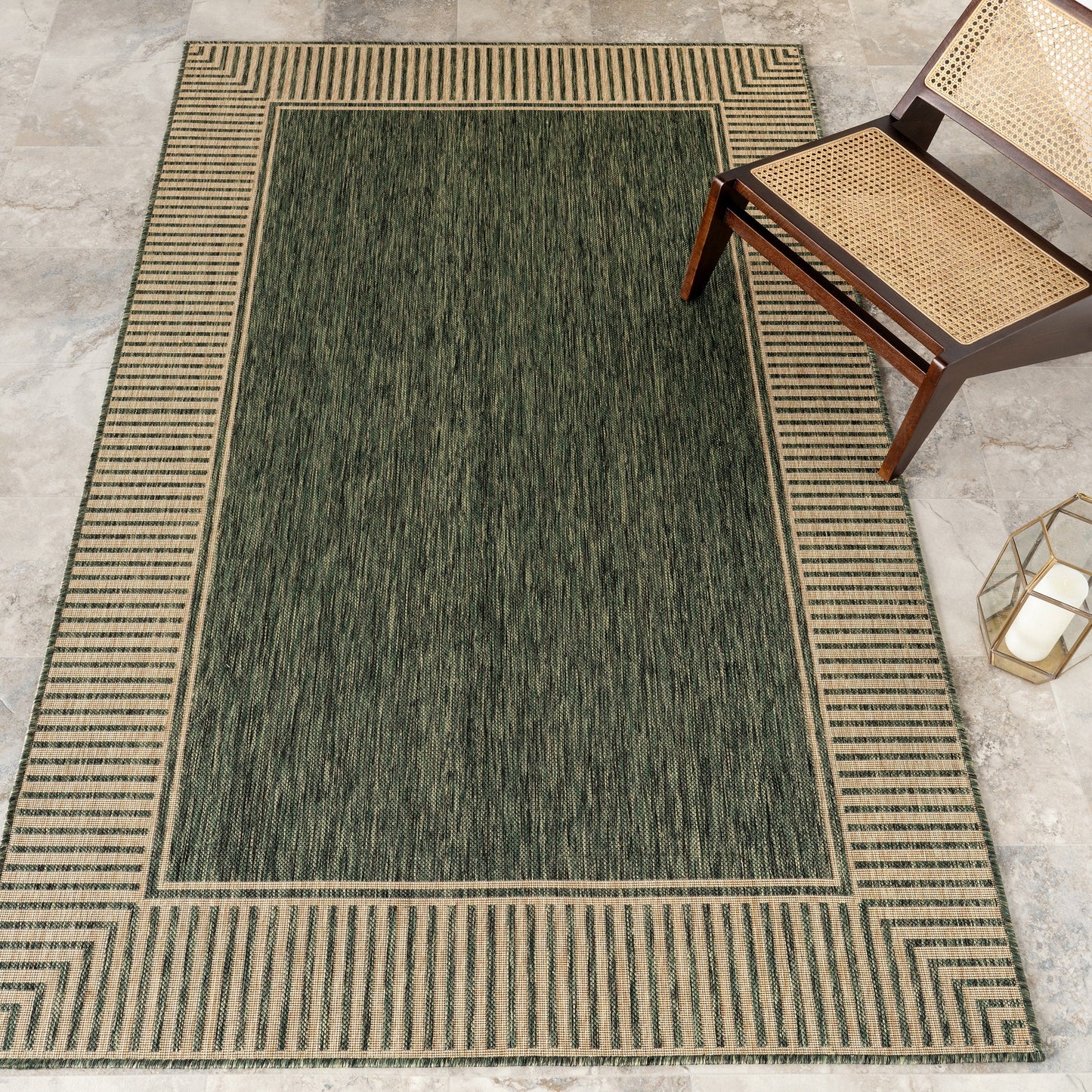 Nuloom Leah Classic Bordered Indoor/Outdoor-Teppich