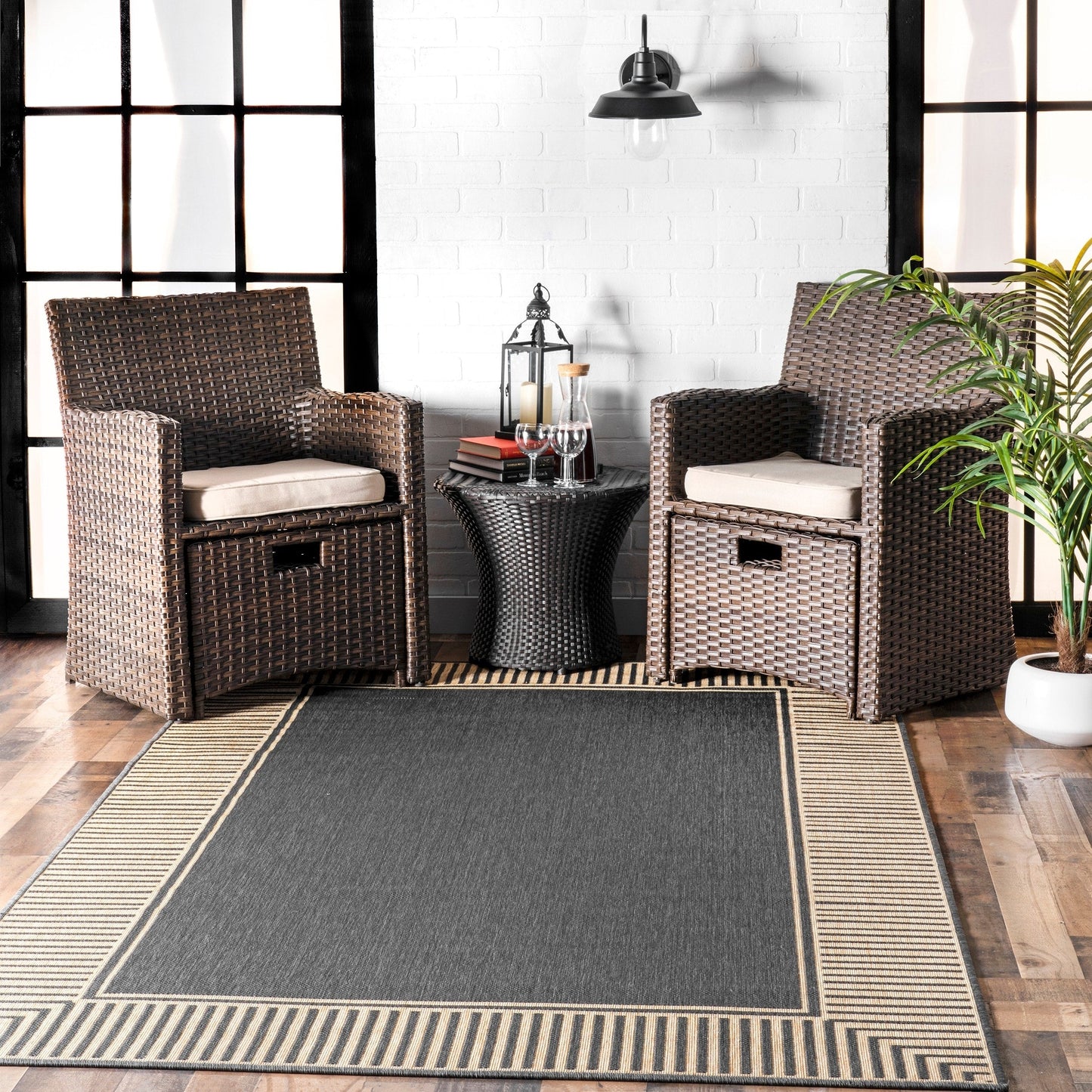 Nuloom Leah Classic Bordered Indoor/Outdoor-Teppich