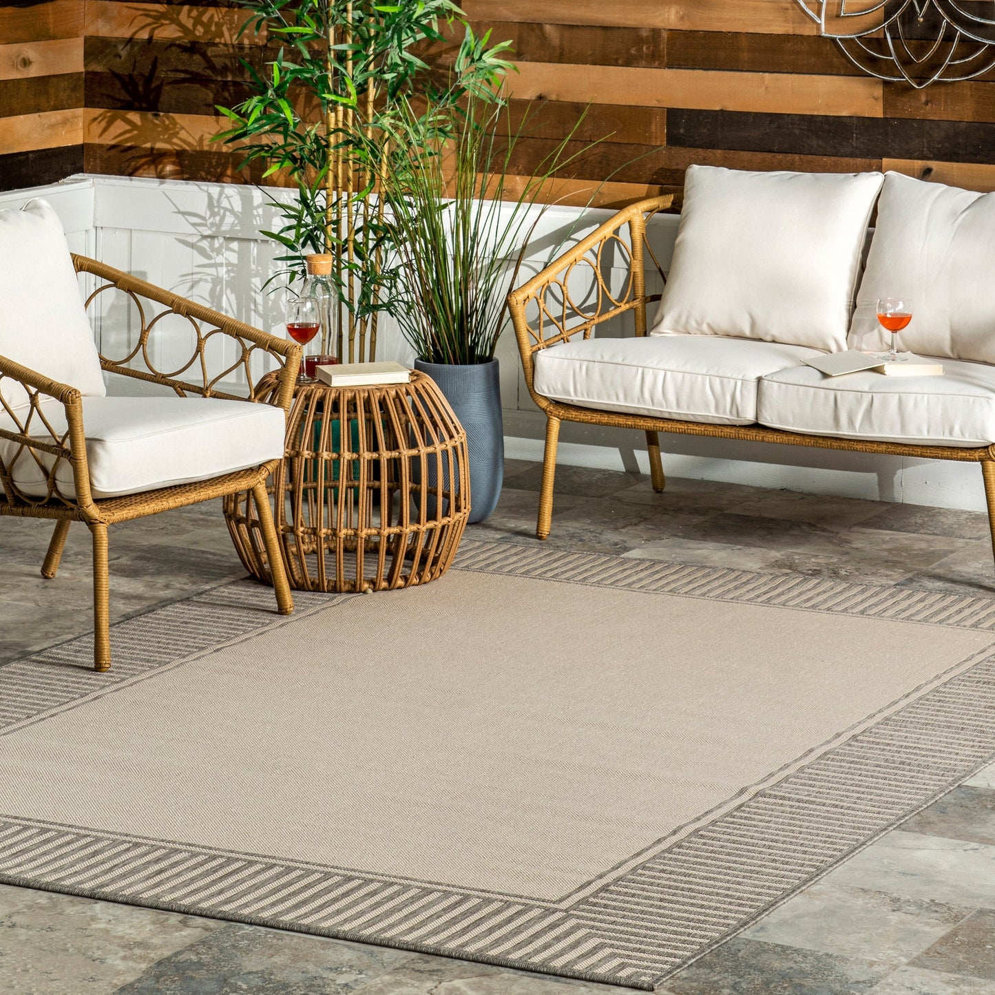 Nuloom Leah Classic Bordered Indoor/Outdoor-Teppich