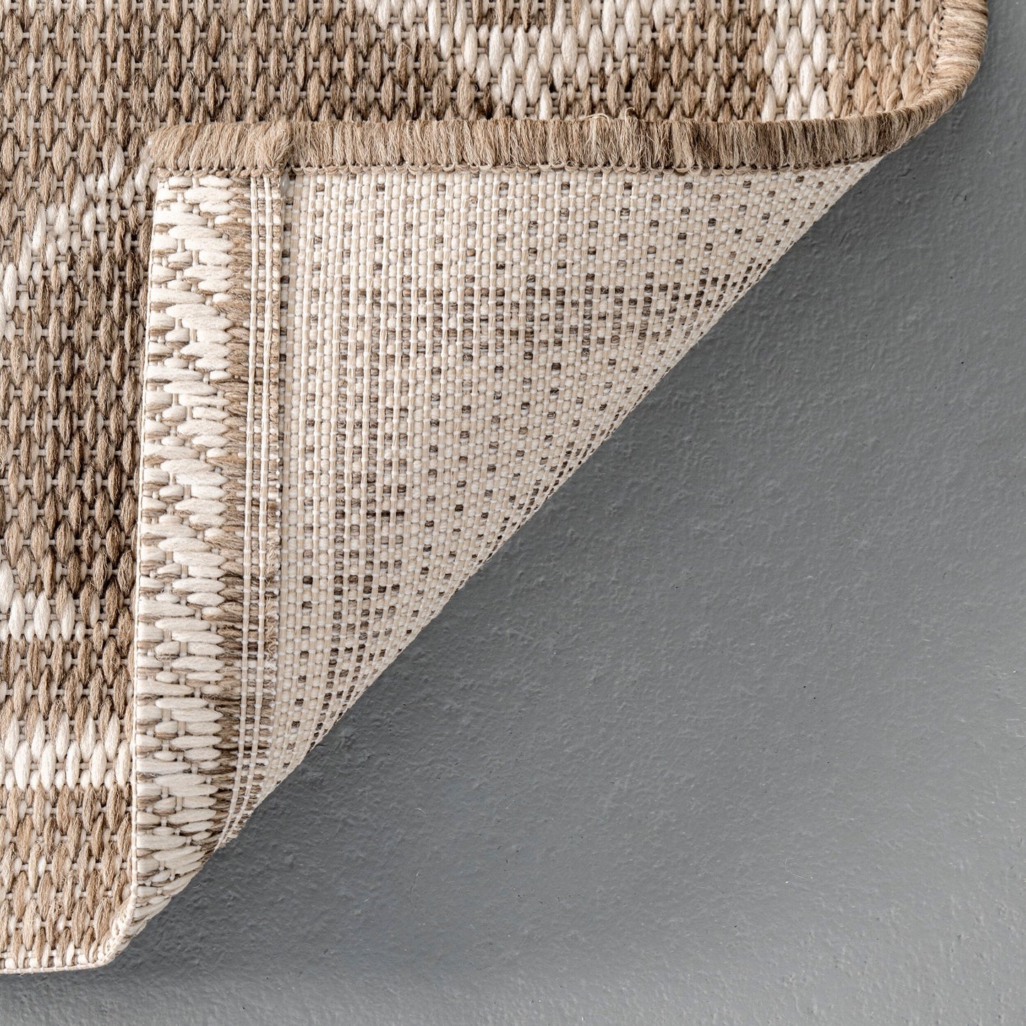 Nuloom Kathleen Traditioneller Teppich für drinnen und draußen