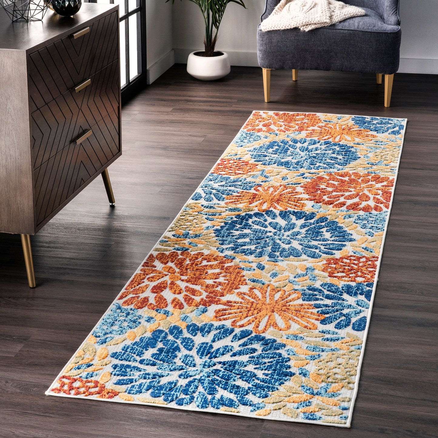 Nuloom Ronda Teppich für drinnen und draußen mit kräftigem Blumenmuster