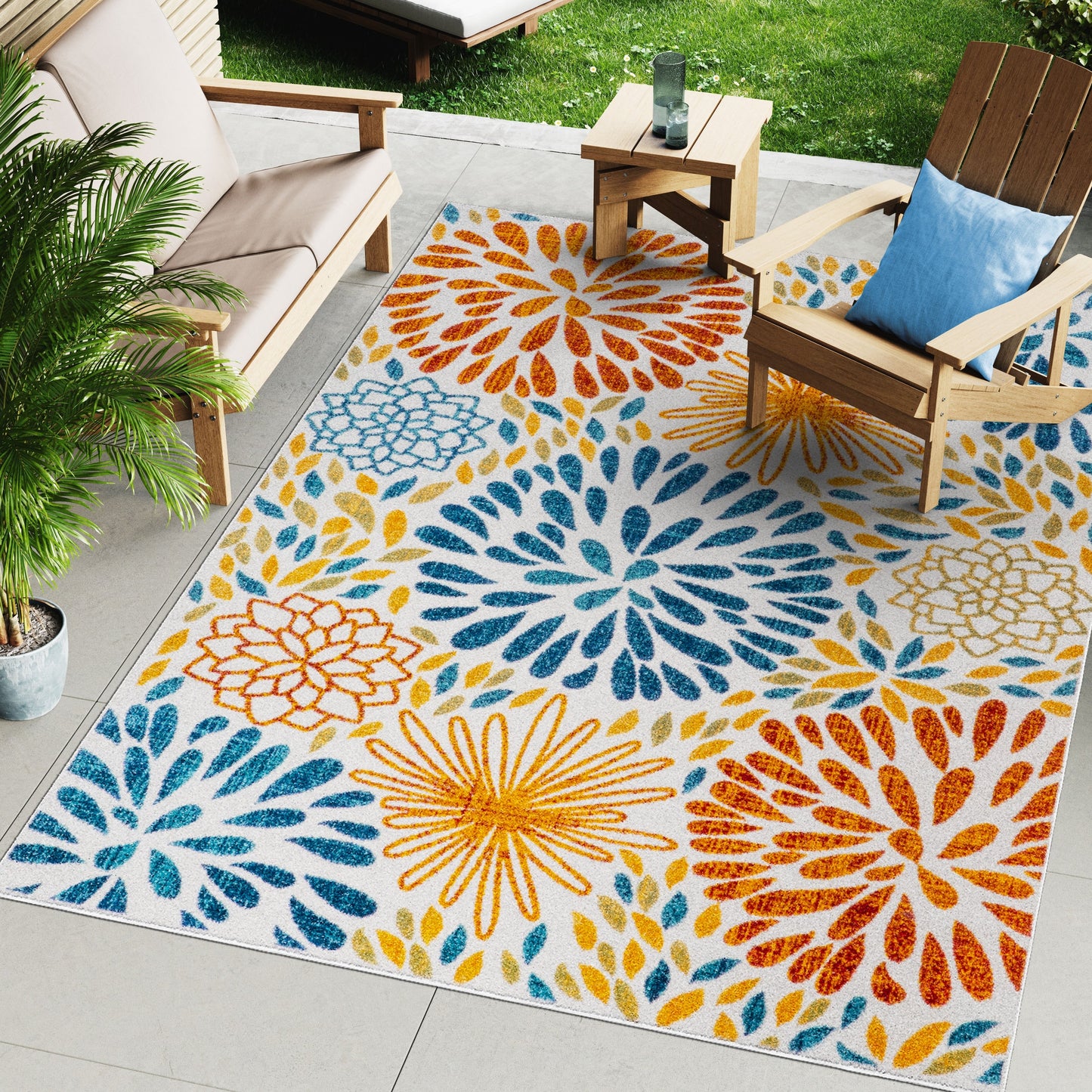 Nuloom Ronda Teppich für drinnen und draußen mit kräftigem Blumenmuster