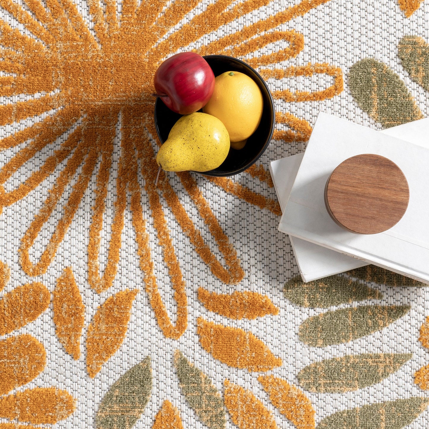 Nuloom Ronda Teppich für drinnen und draußen mit kräftigem Blumenmuster