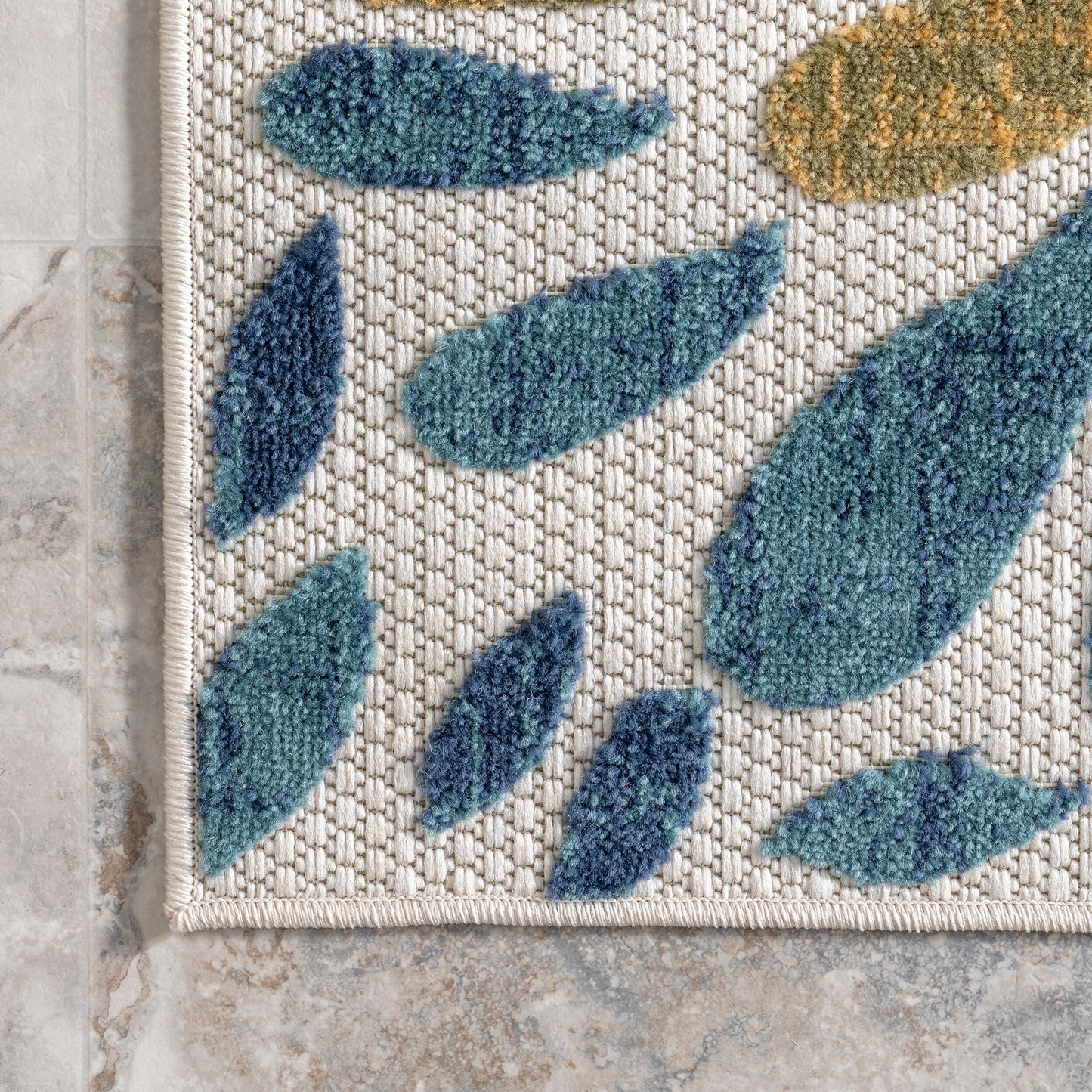 Nuloom Ronda Teppich für drinnen und draußen mit kräftigem Blumenmuster