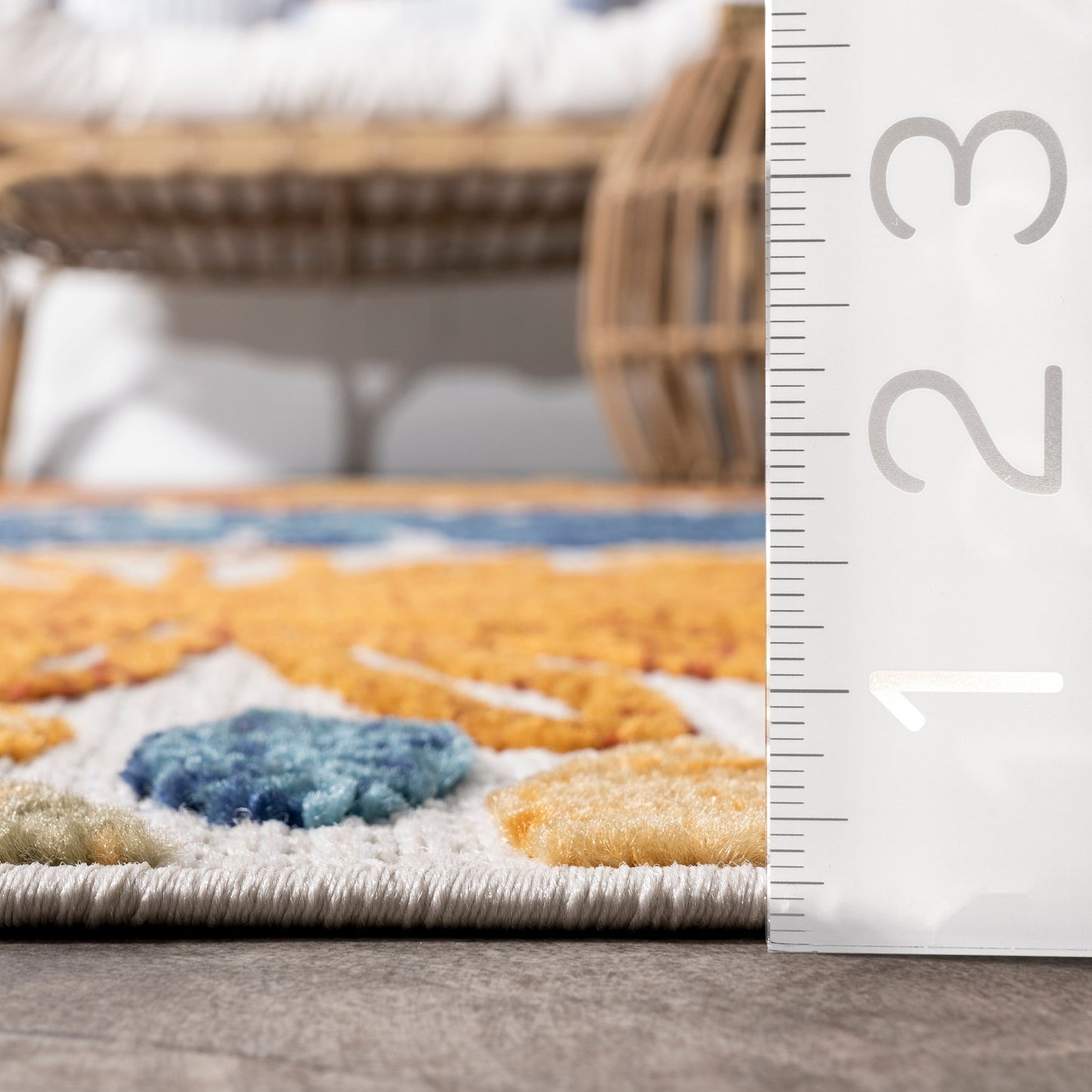 Nuloom Ronda Teppich für drinnen und draußen mit kräftigem Blumenmuster