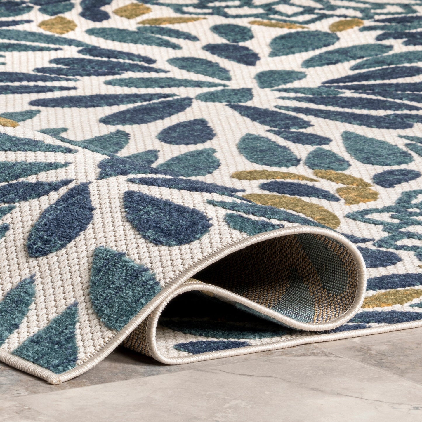 Nuloom Ronda Teppich für drinnen und draußen mit kräftigem Blumenmuster
