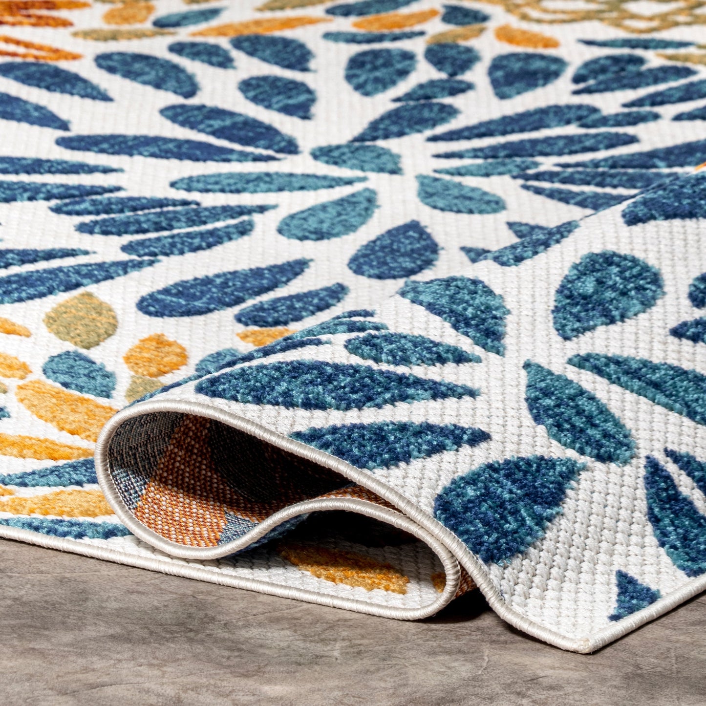 Nuloom Ronda Teppich für drinnen und draußen mit kräftigem Blumenmuster