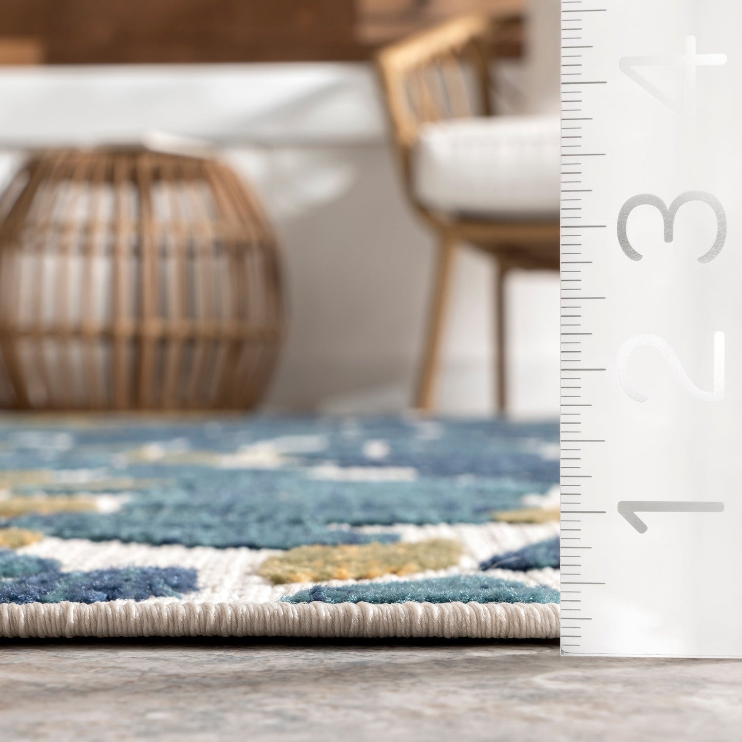 Nuloom Ronda Teppich für drinnen und draußen mit kräftigem Blumenmuster