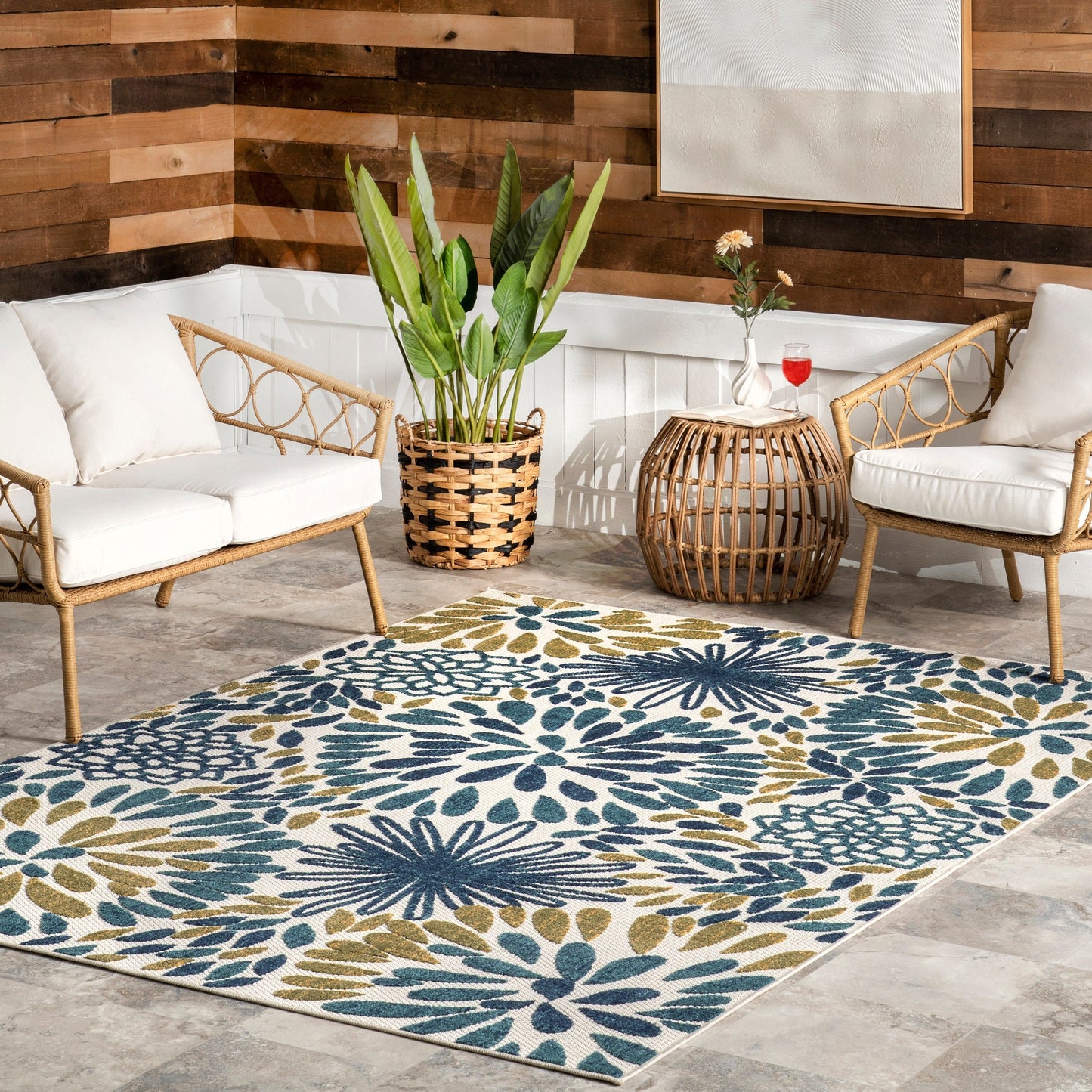 Nuloom Ronda Teppich für drinnen und draußen mit kräftigem Blumenmuster