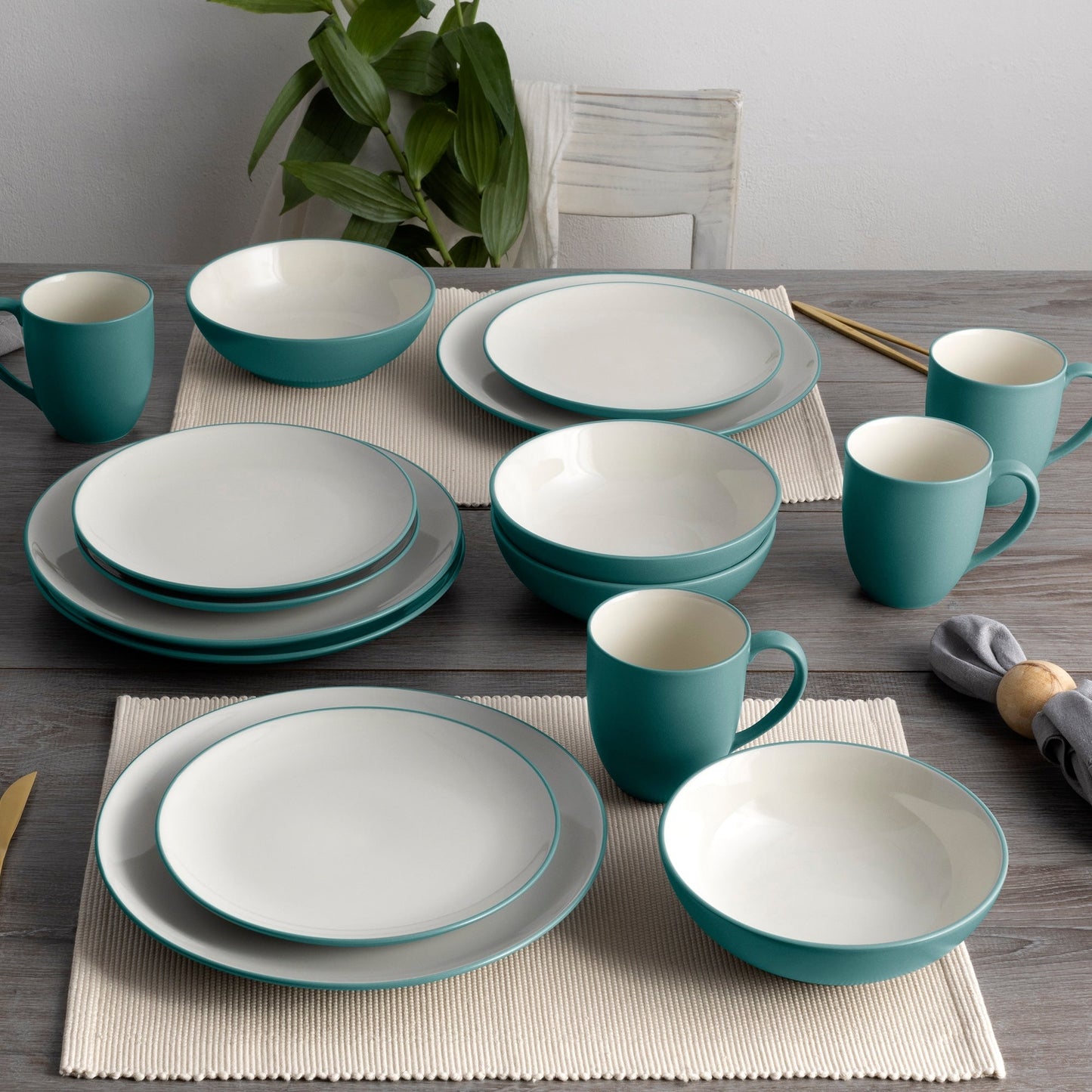 Noritake Colorwave 16-teiliges Coupe-Geschirrset, Service für 4