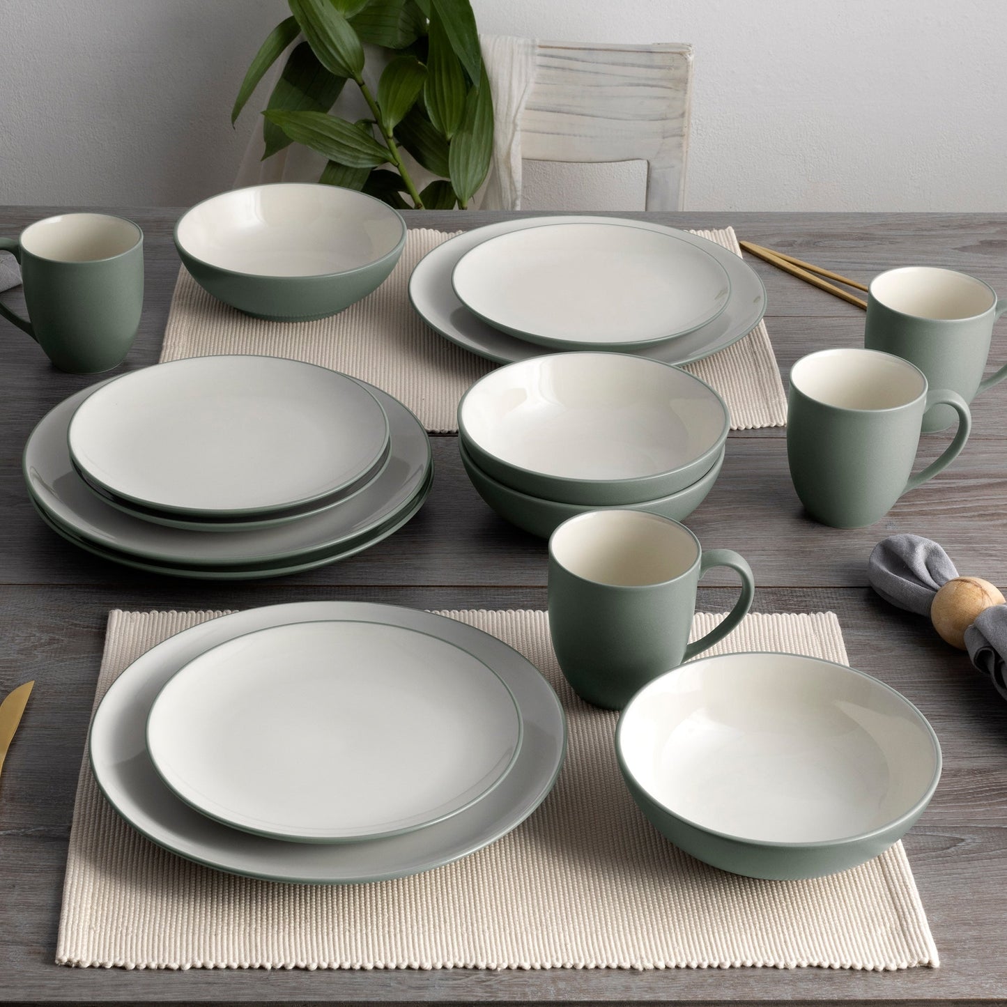 Noritake Colorwave 16-teiliges Coupe-Geschirrset, Service für 4