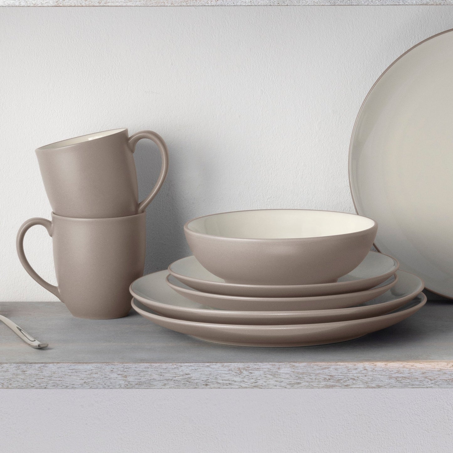 Noritake Colorwave 16-teiliges Coupe-Geschirrset, Service für 4
