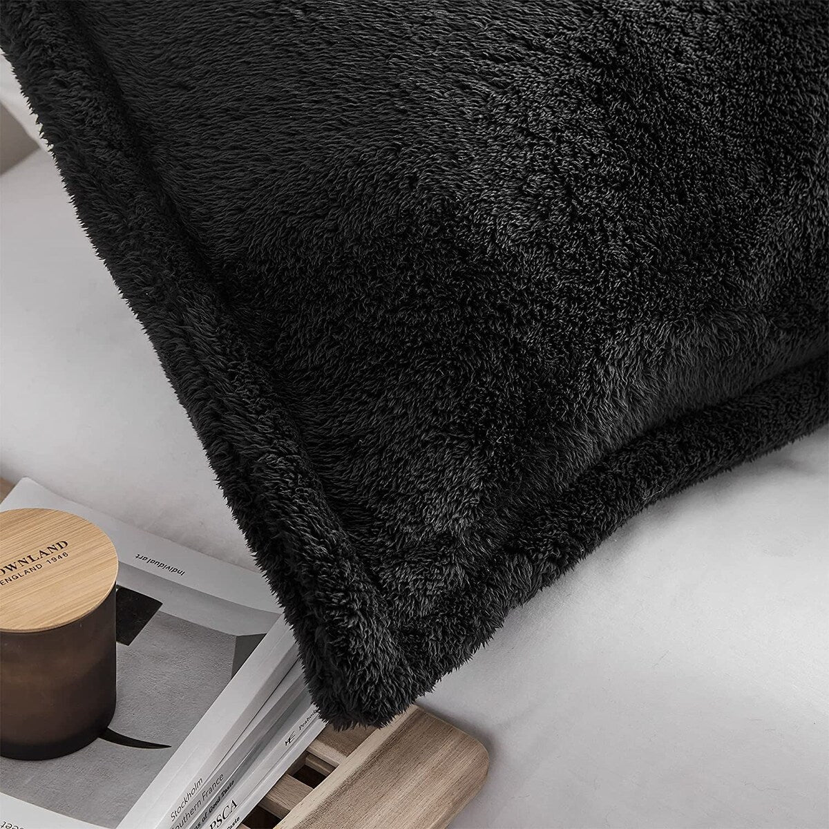 The Original Plush – Coma Inducer® Übergroße Bettdecke – Nightshift Black