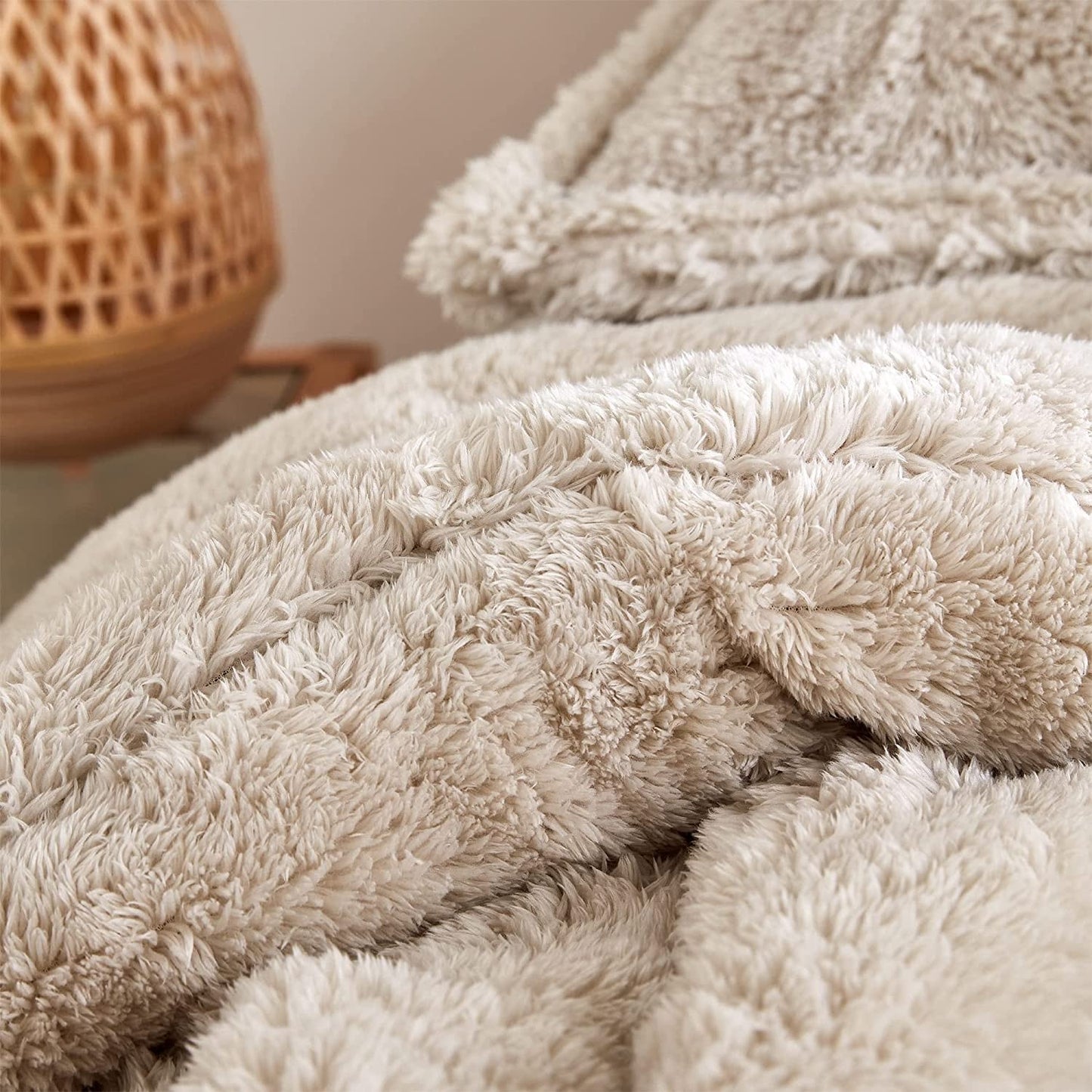 The Original Plush – Coma Inducer® Übergroße Bettdecke – Weißer Sand