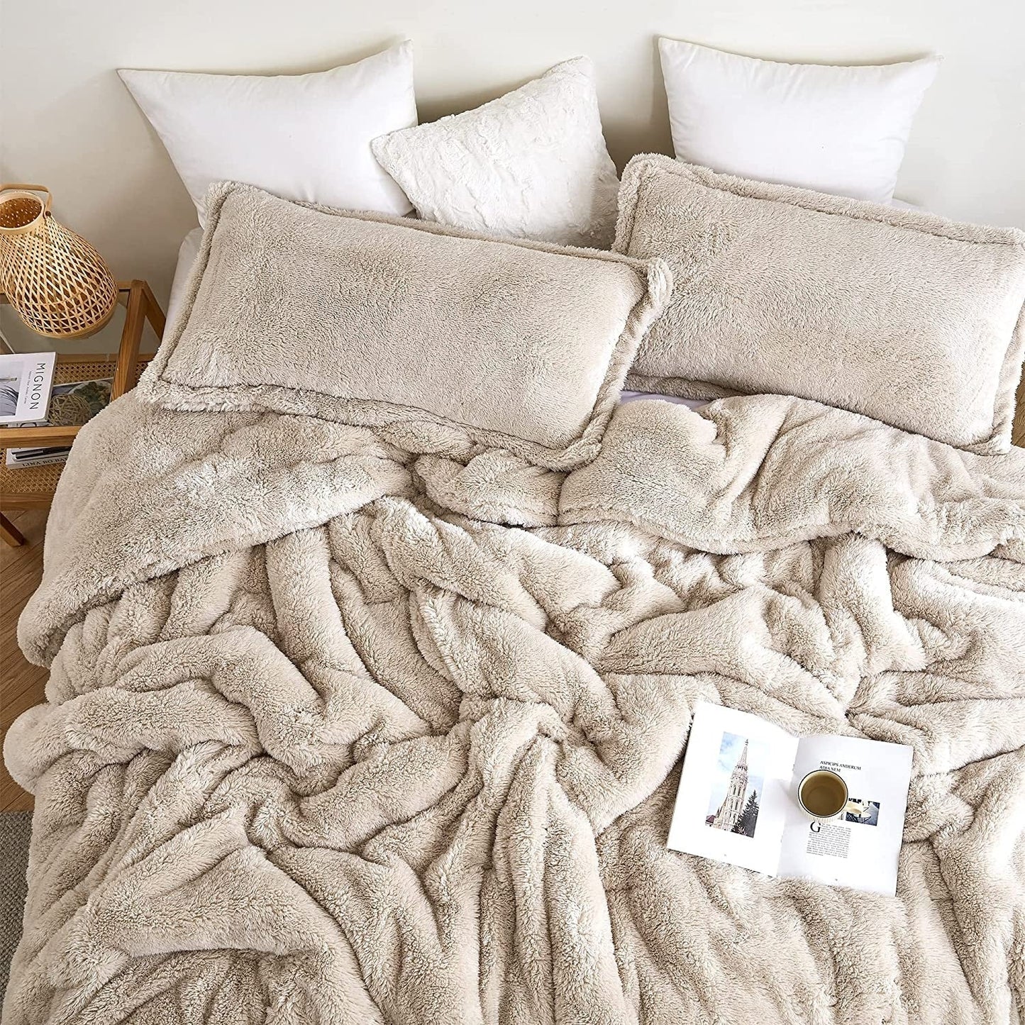 The Original Plush – Coma Inducer® Übergroße Bettdecke – Weißer Sand