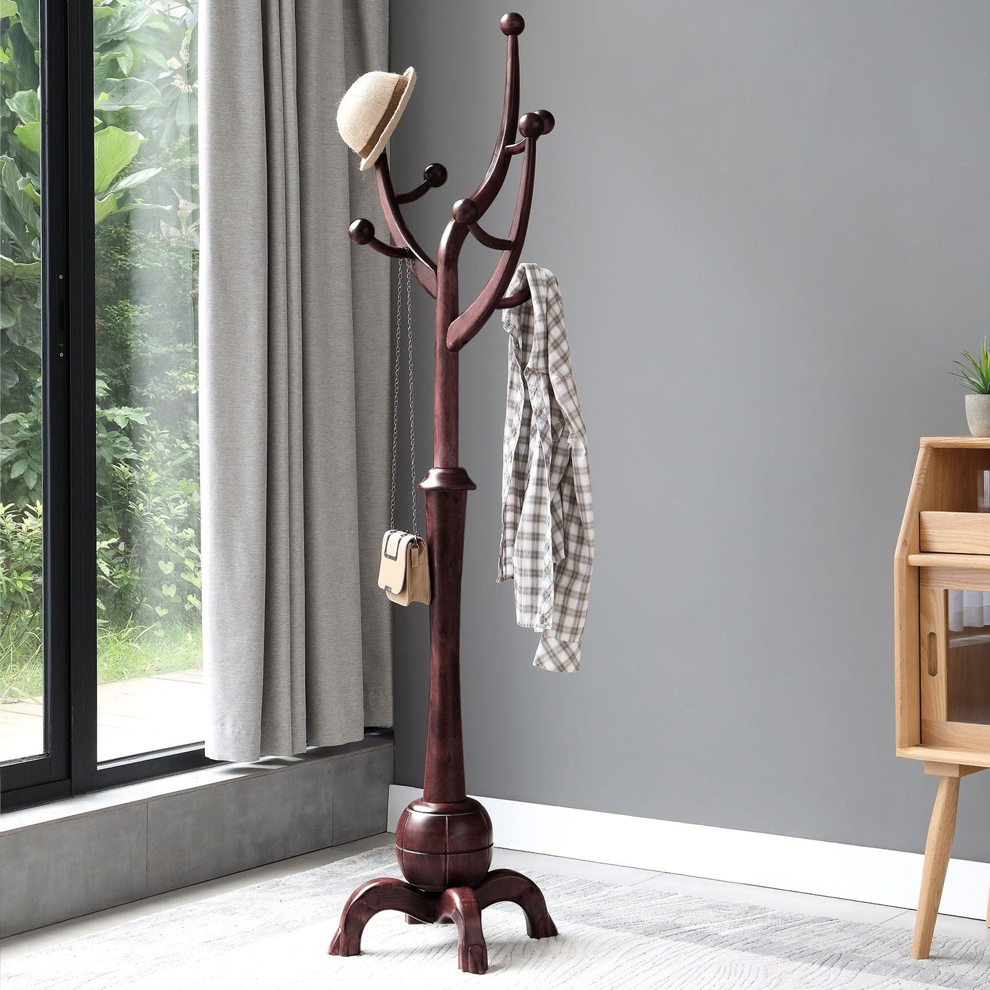 Freistehende Garderobe aus Gummibaumholz in Baumzweigform mit 8 Haken – 24,5 B x 70,87 H