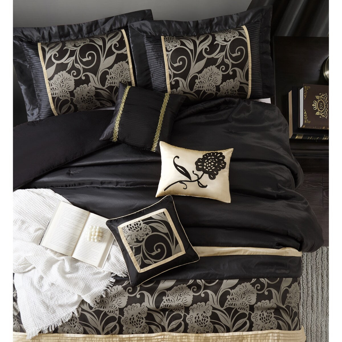 Nanshing Brie 9-teiliges Jacquard-Bettdeckenset mit Blumenmuster