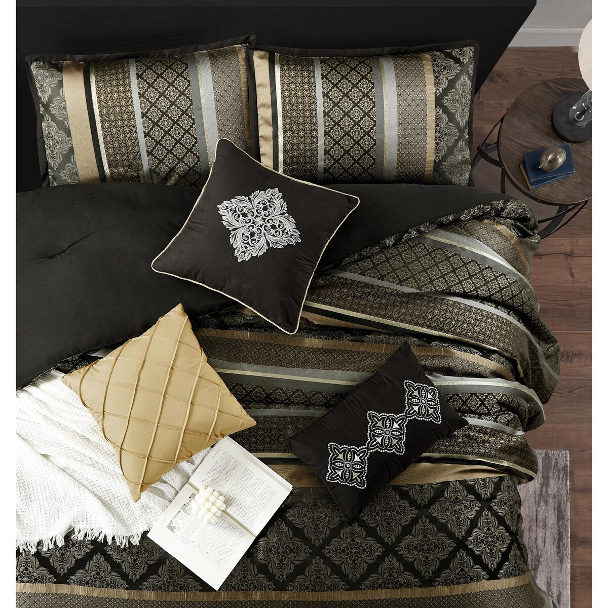 Nanshing Jensen 7-teiliges Jacquard-Bettdeckenset mit geometrischem Muster