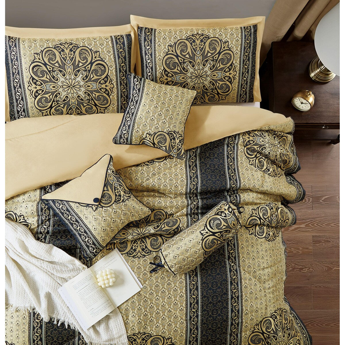 Nanshing Prince 7-teiliges elegantes Medaillon-Bettdeckenset