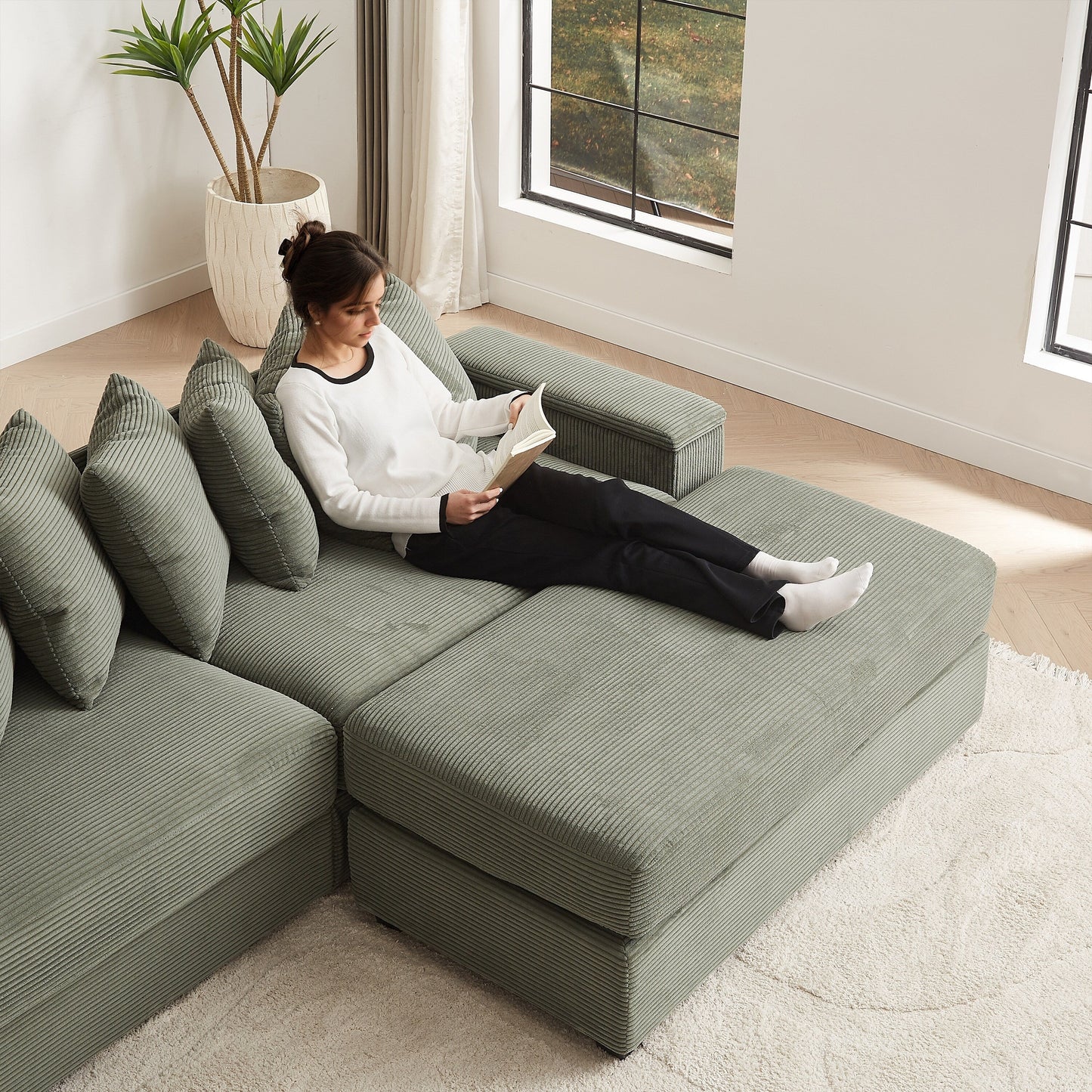 Luxury Sleeper Sofa Bed with Soft Cushion - Ultimate Comfort for Your Home
