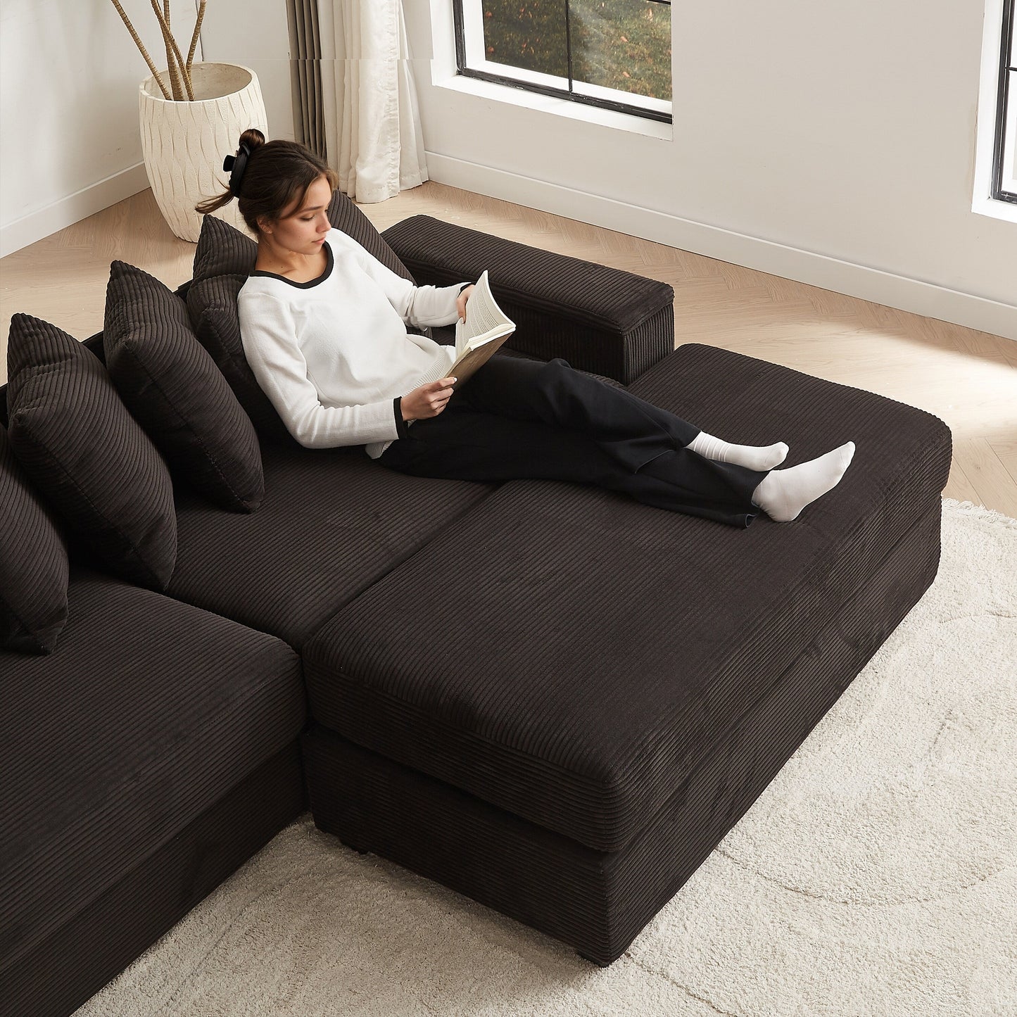 Luxury Sleeper Sofa Bed with Soft Cushion - Ultimate Comfort for Your Home