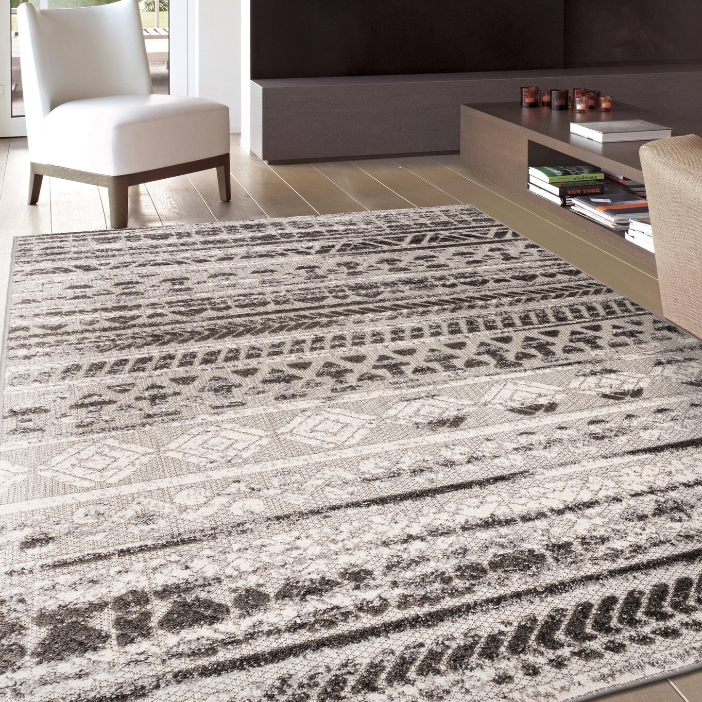 World Rug Gallery Modern Stripes Faded Geometric Indoor/Outdoor Area Rug