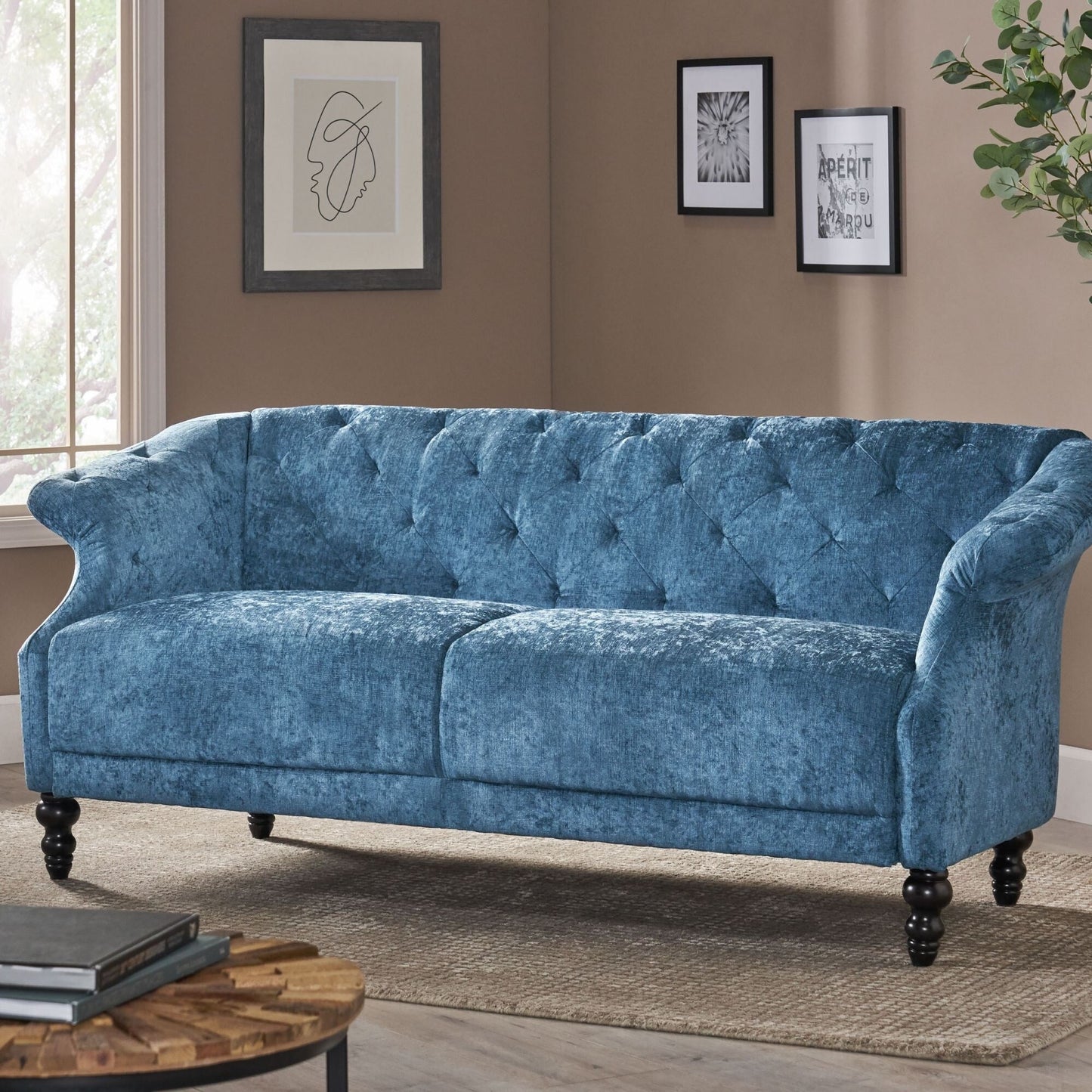 Marineblaues 75-Sofa aus Samt mit ausgestellten Armlehnen, getuftetes Sofa mit tiefer Sitzfläche und Holzbeinen für das Wohnzimmer