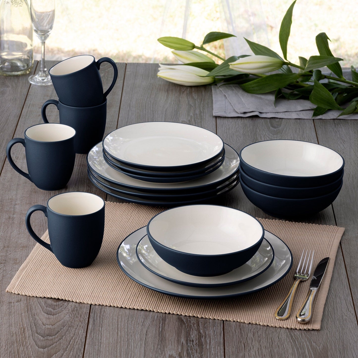 Noritake Colorwave 16-teiliges Coupe-Geschirrset, Service für 4