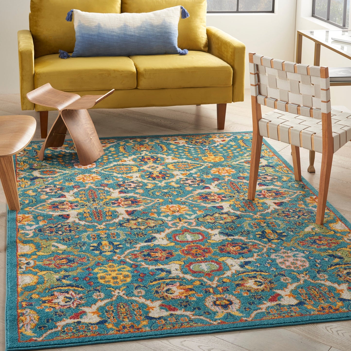 Nourison Allur Moderner Boho-Teppich mit Blumenmedaillon