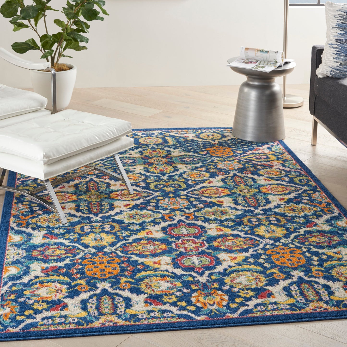 Nourison Allur Moderner Boho-Teppich mit Blumenmedaillon