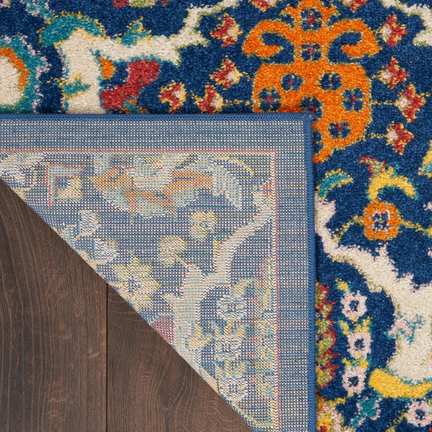 Nourison Allur Moderner Boho-Teppich mit Blumenmedaillon
