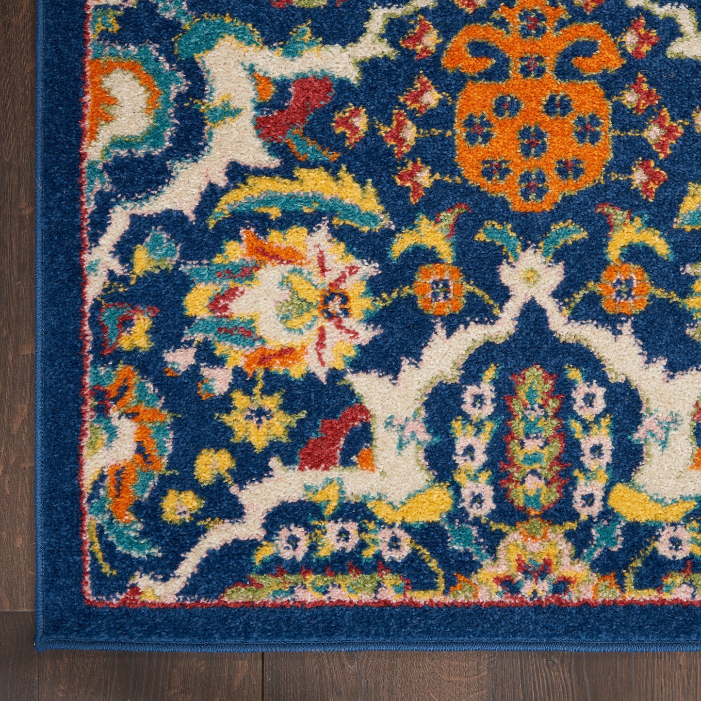 Nourison Allur Moderner Boho-Teppich mit Blumenmedaillon