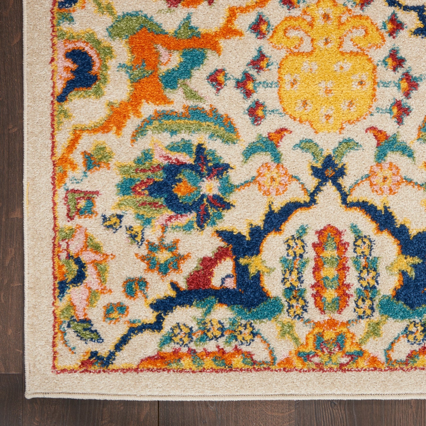 Nourison Allur Moderner Boho-Teppich mit Blumenmedaillon