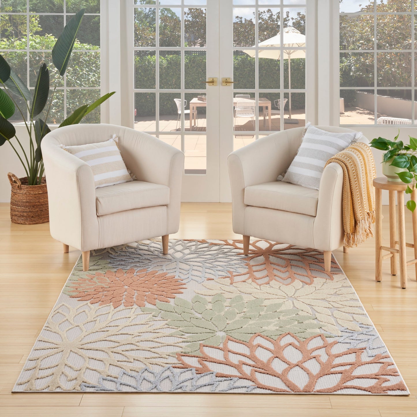 Nourison Aloha Floral Moderner Teppich für drinnen und draußen