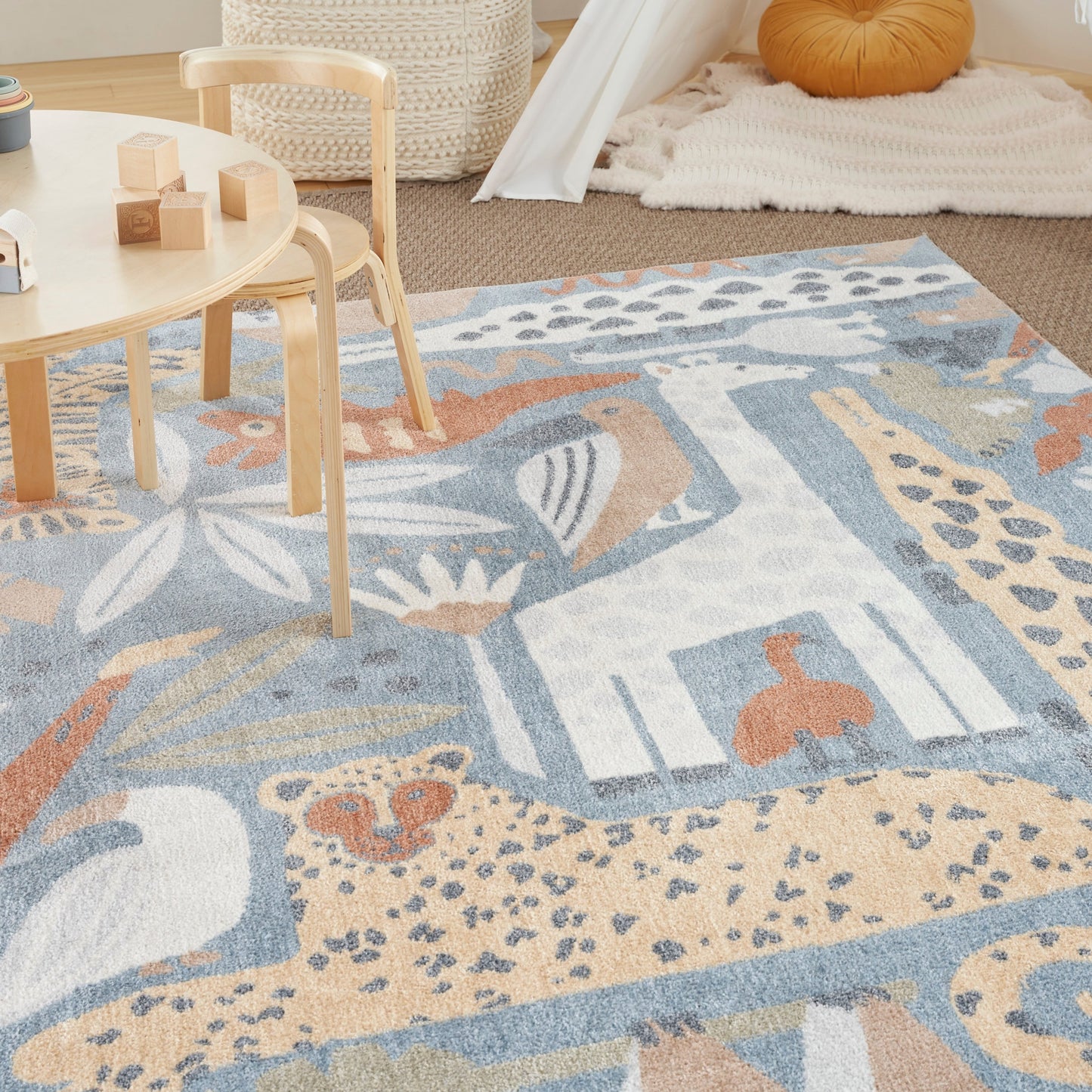 Nourison Astra – maschinenwaschbarer Teppich mit Tiermuster