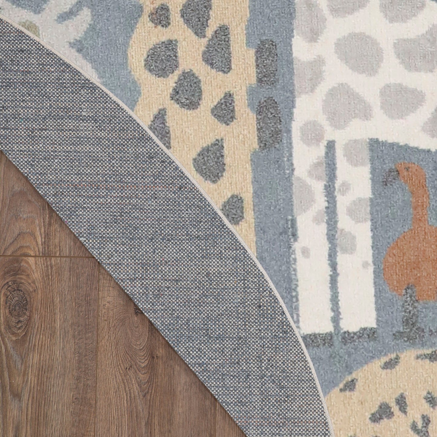 Nourison Astra – maschinenwaschbarer Teppich mit Tiermuster