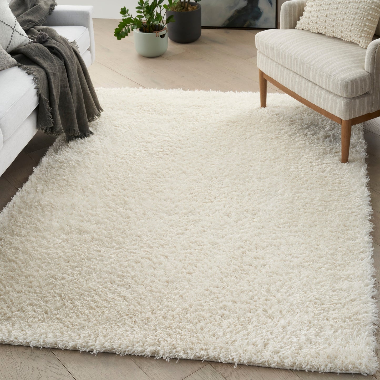 Nourison Lush Shag Moderner, massiver Shag-Teppich