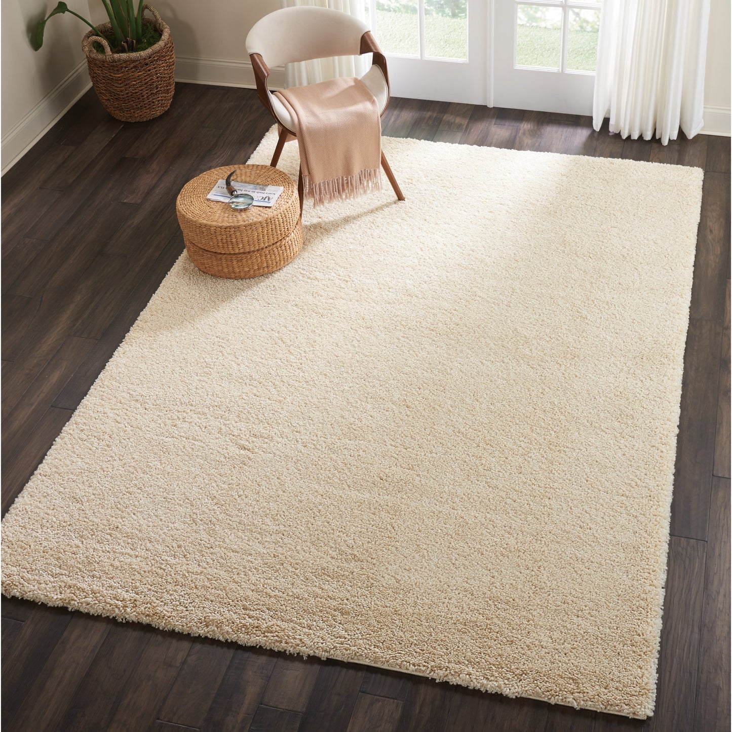 Nourison Malibu Shag Moderner Plüsch-Teppich in fester Ausführung