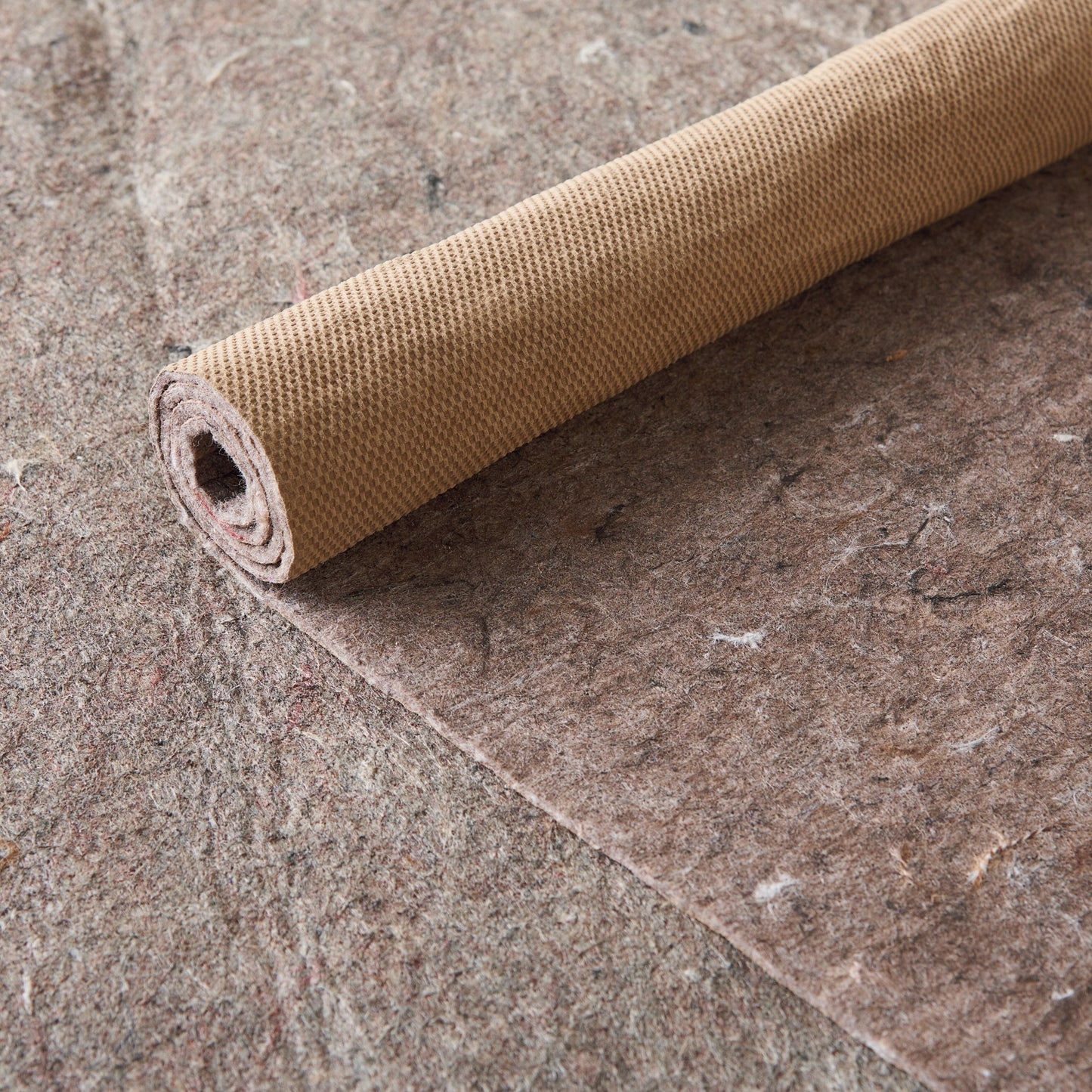 Nourison Reversible rutschfeste Teppichunterlage mit zwei Oberflächen – Hellbraun