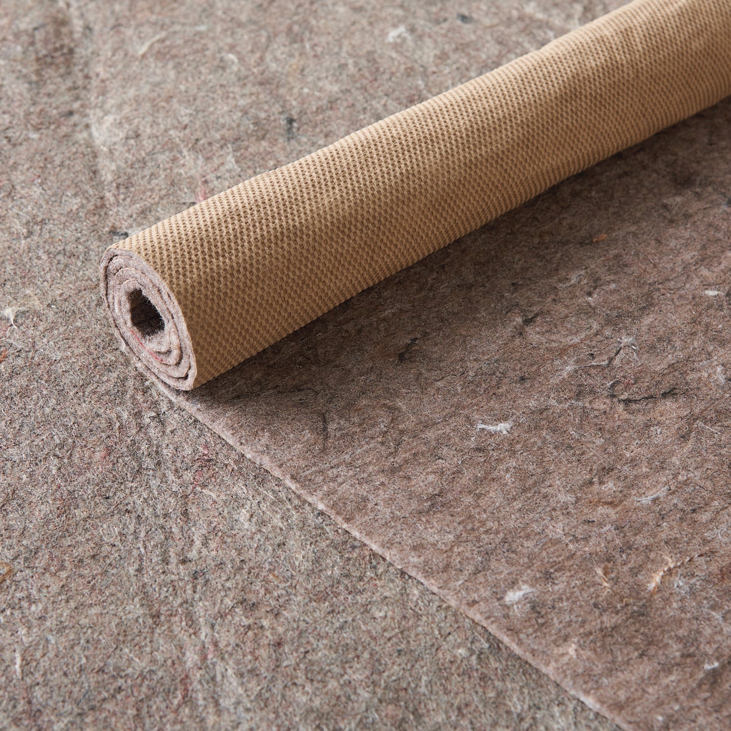 Nourison Reversible rutschfeste Teppichunterlage mit zwei Oberflächen – Hellbraun