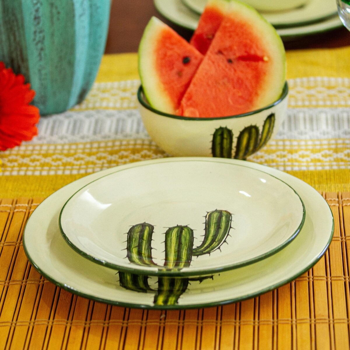 Novica handgefertigte Saguaro-Salatteller aus Keramik (Paar)